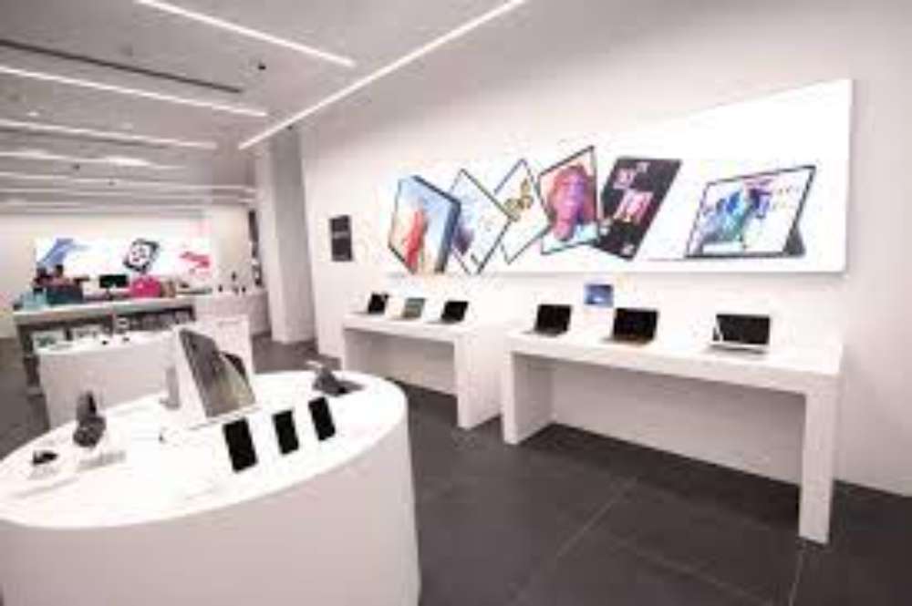 Apple's First Retail Store in India