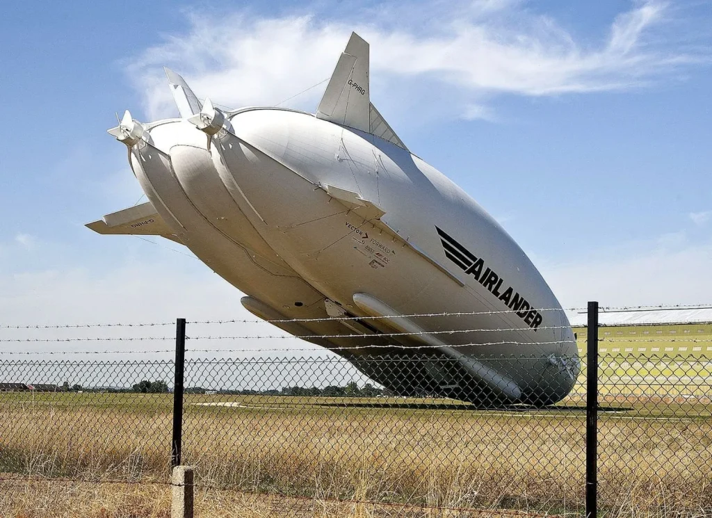 Airlander 10, The Future of Aviation - Channeliam / Channel I'M English