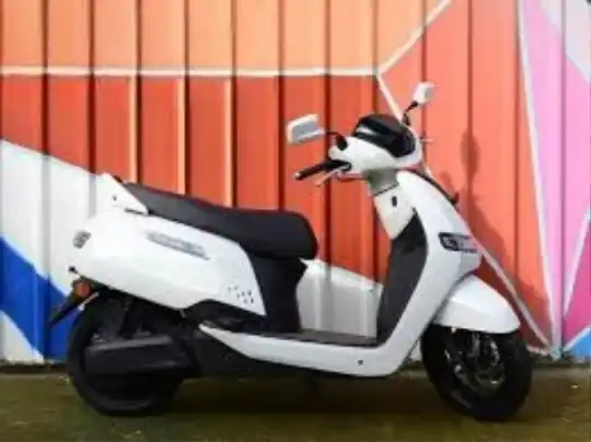 indias first cng scooter tvs launch
