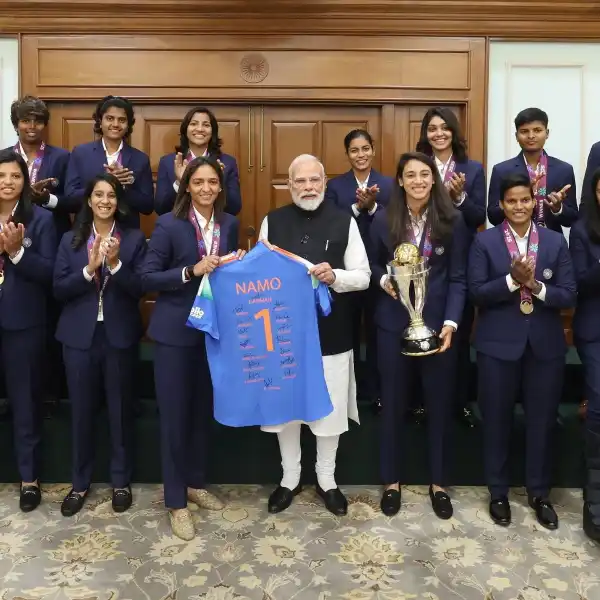 Indian women’s cricket team meets PM Modi