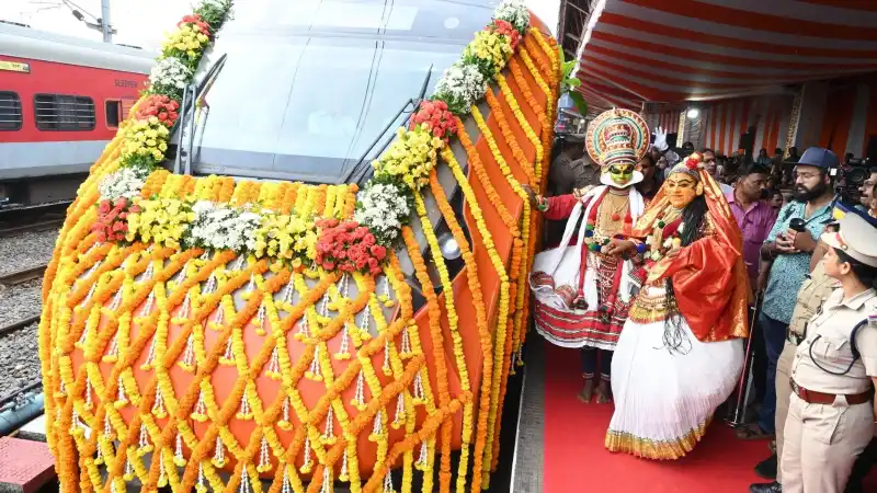 ernakulam bengaluru vande bharat fare details