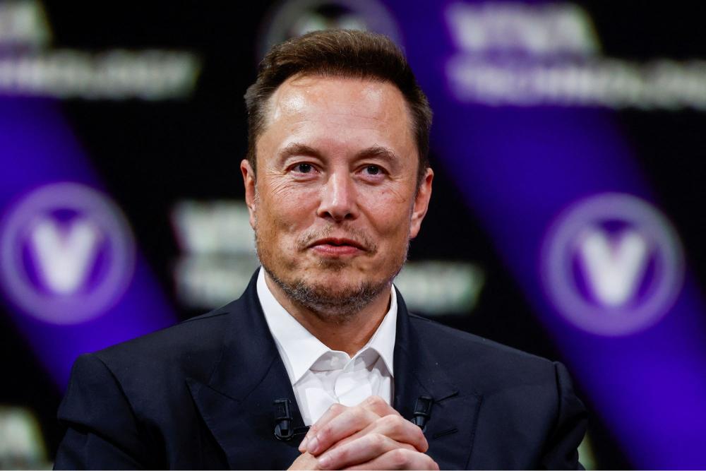 Elon Musk becomes the first person to hit a $600 billion net worth as SpaceX IPO talks value the firm at $800 billion, boosting his global wealth.