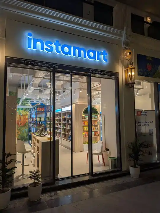 swiggy instamart offline experiential store india gurugram