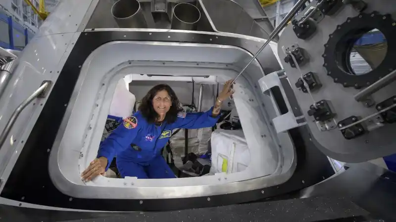 sunita williams unusual sights space iss