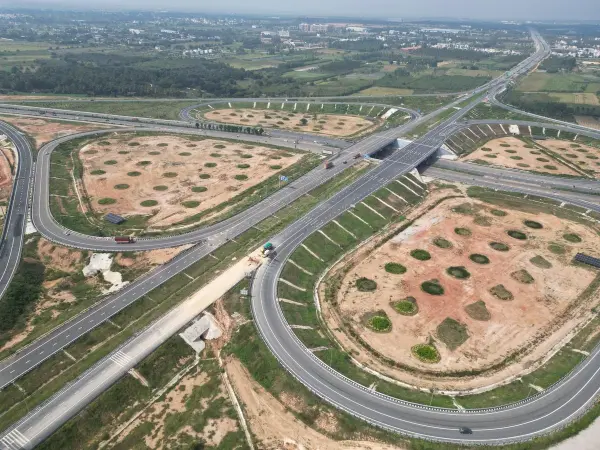 chennai bengaluru travel time two hours gadkari