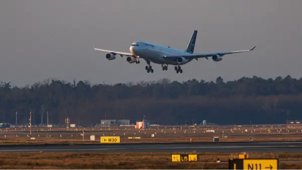 india middle east flight disruptions