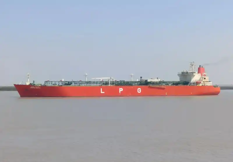 indian lpg tanker strait of hormuz green sanvi