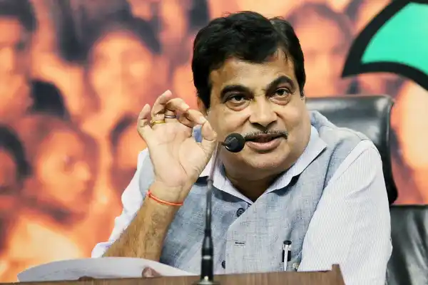 gadkari 100 percent land acquisition highway projects