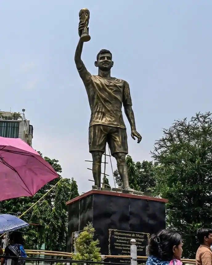 lionel messi statue kolkata removal safety concerns