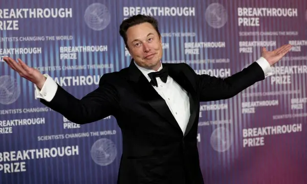 elon musk first trillionaire spacex tesla