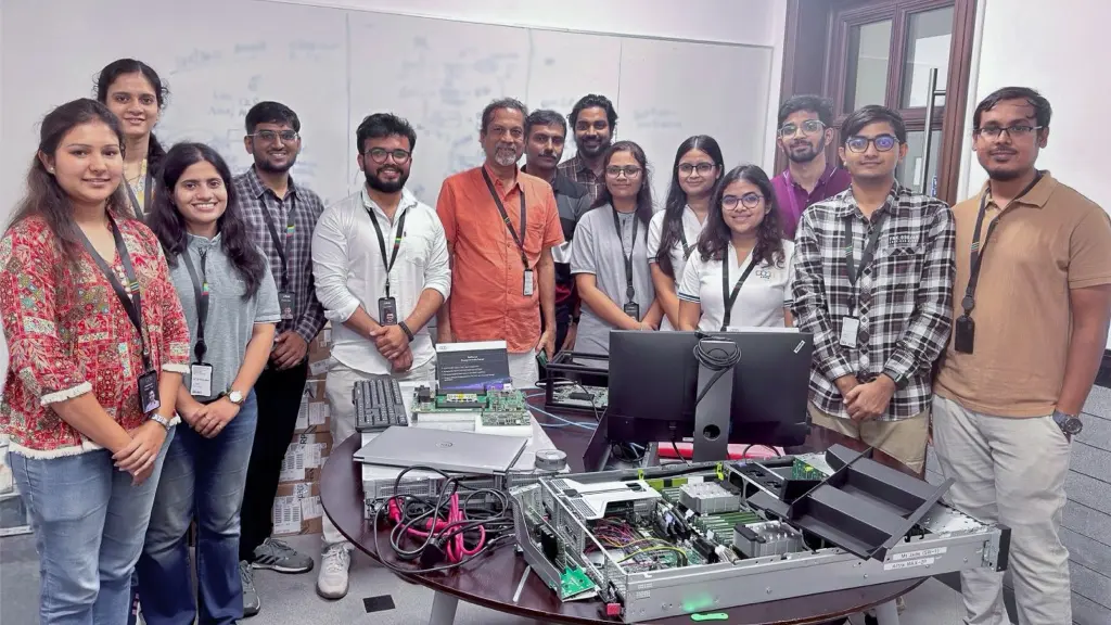 zoho launches nathu la designed in india server