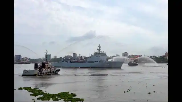 ins sanshodhak indian navy survey vessel kochi
