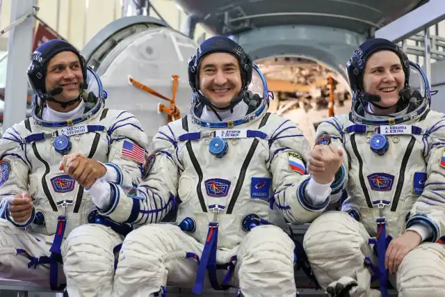 anil menon arrives international space station soyuz ms29