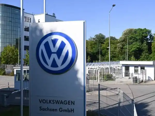 volkswagen job cuts 2030 restructuring 100000