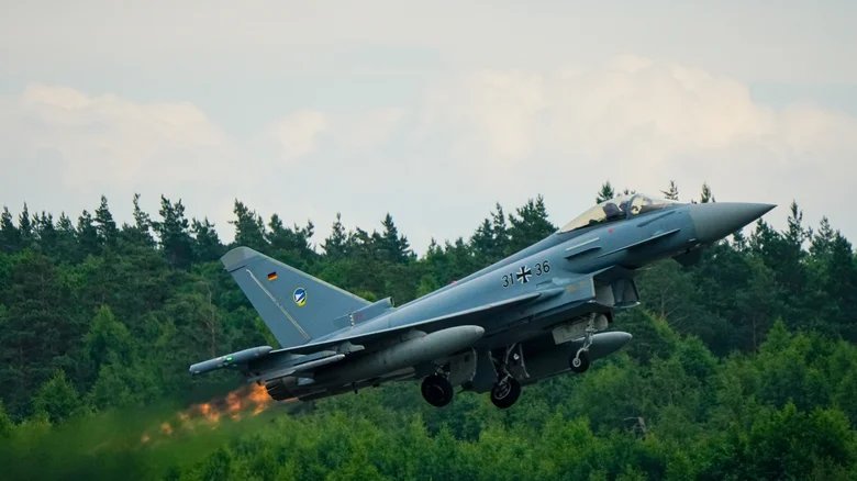 Fighter jet radar systems