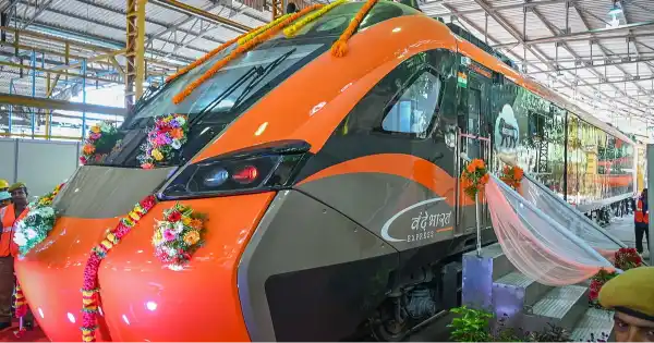 Indian Railways is preparing a Vande Bharat Sleeper service between Bengaluru and Mumbai, with a proposed six-day schedule and 16-hour journey.