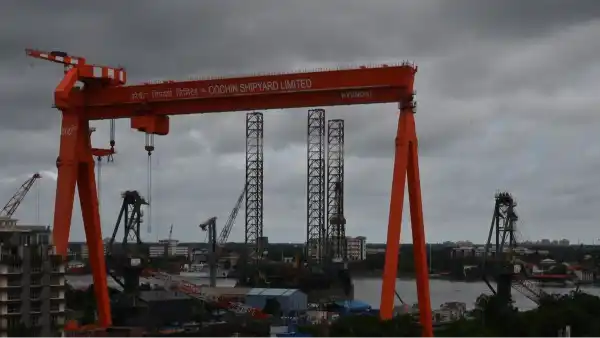 cochin shipyard overseas orders 40 ships global market