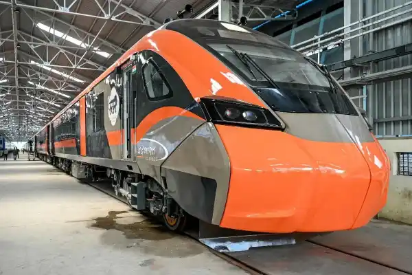 bengaluru-mumbai vande bharat sleeper train service